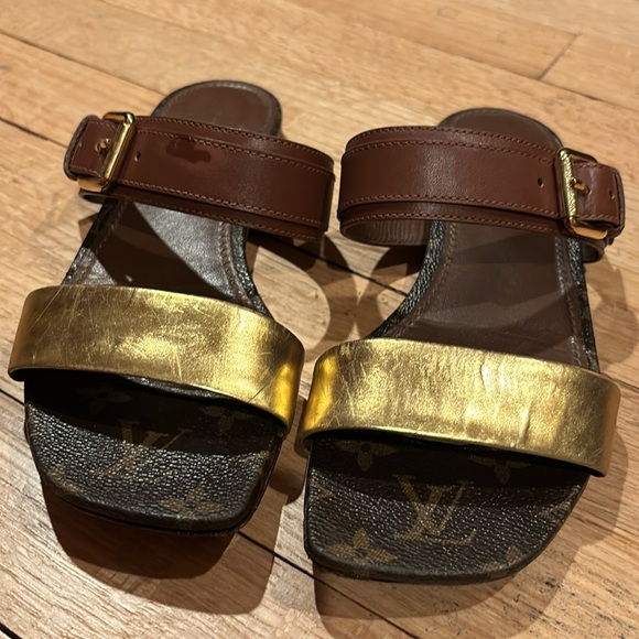 Louis Vuitton  Slide Sandals  size (37- 7) Sorry NO BOX - Picture 3 of 17